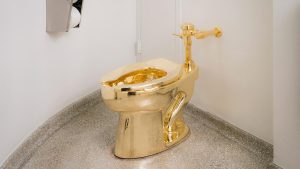 toilette en or